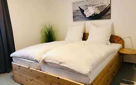 Grosse Wohnung - Kamin - Balkon - Boxspringbett - Skiwiese